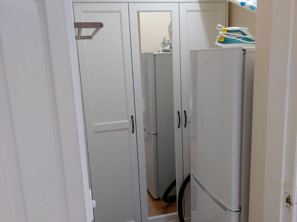 Lovely Studio-Flat With Free Parking, Free Wifi. Leeds  Kültér fotó