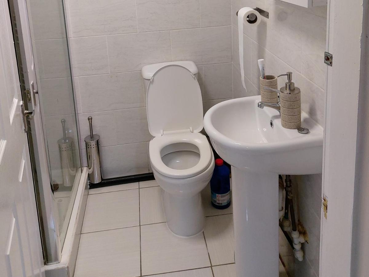 Lovely Studio-Flat With Free Parking, Free Wifi. Leeds  Kültér fotó